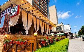 7 Days Hotel Kamyanets-Podilskyi